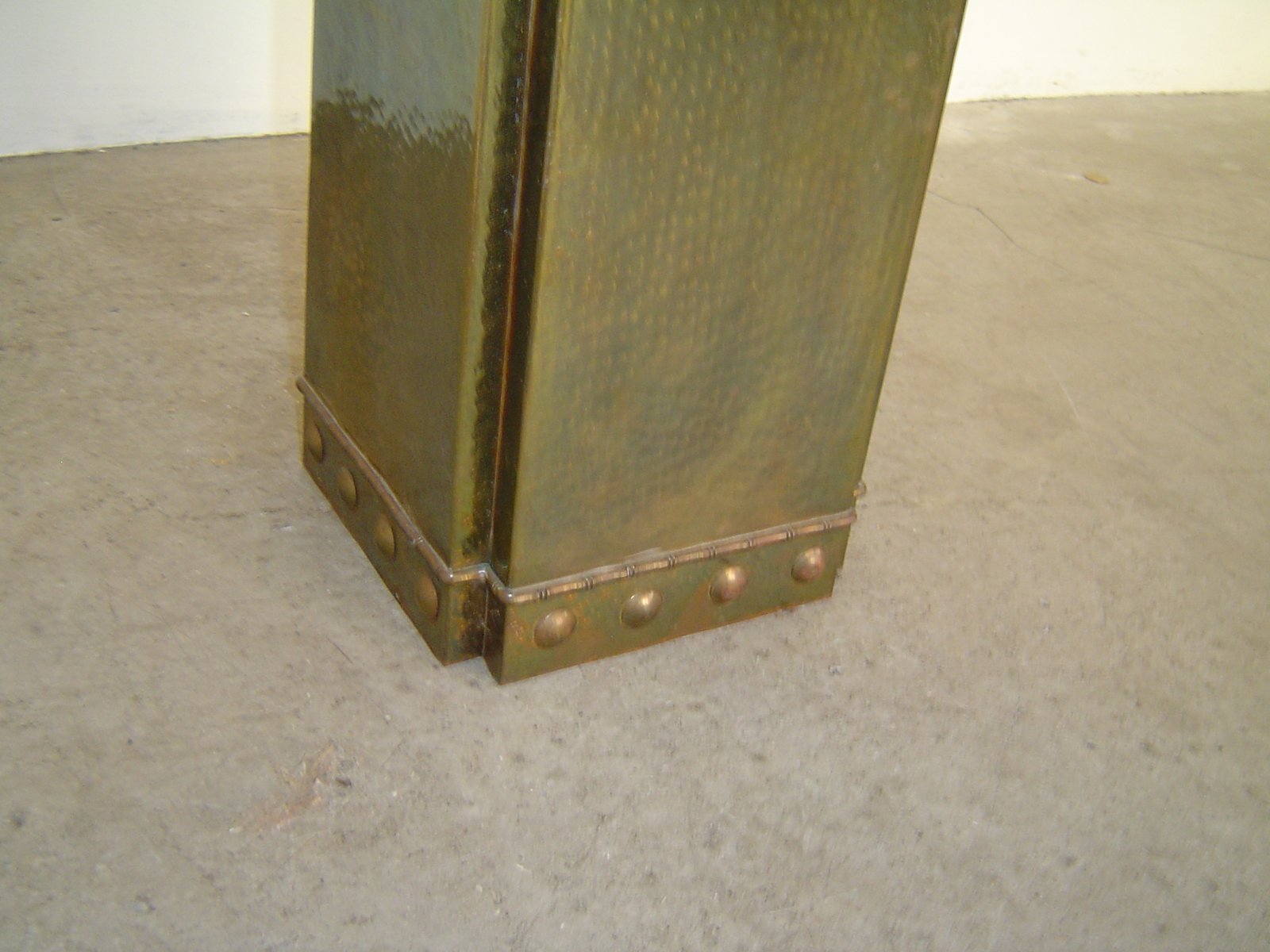 Colonne En laiton style arts and craft · 1980 · Usa