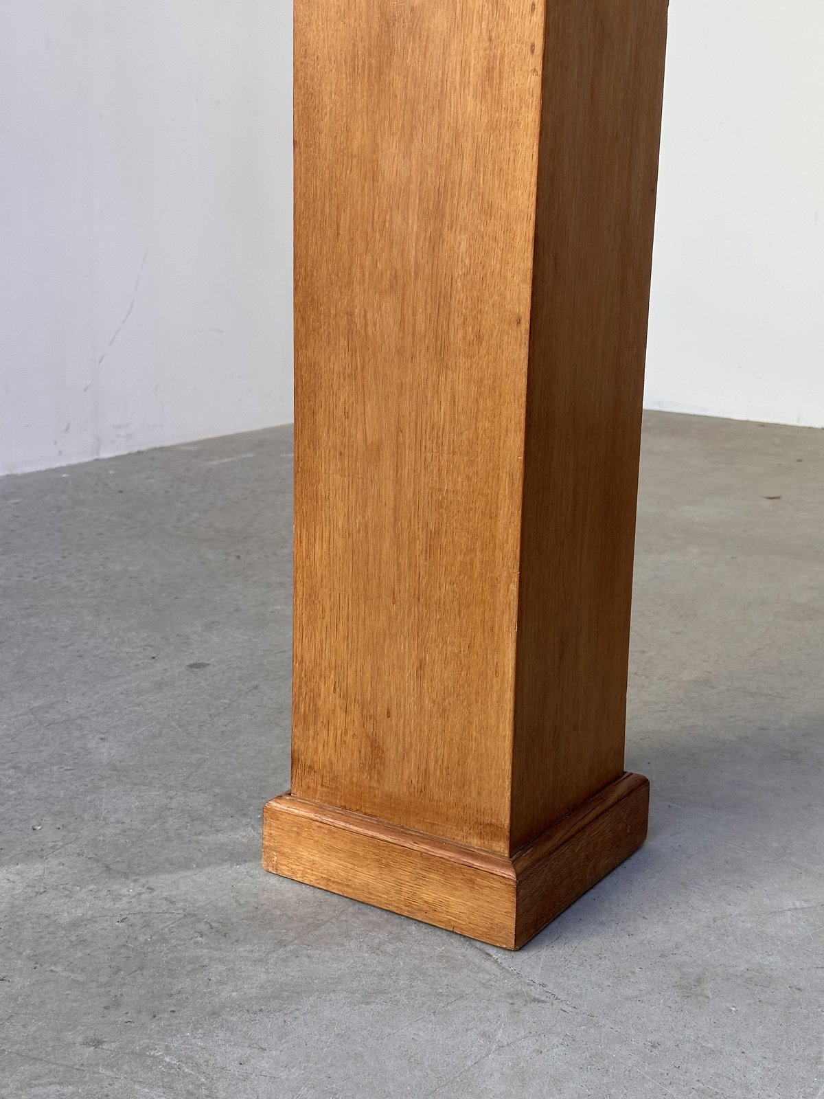 Art deco pedestal · 1930 · France